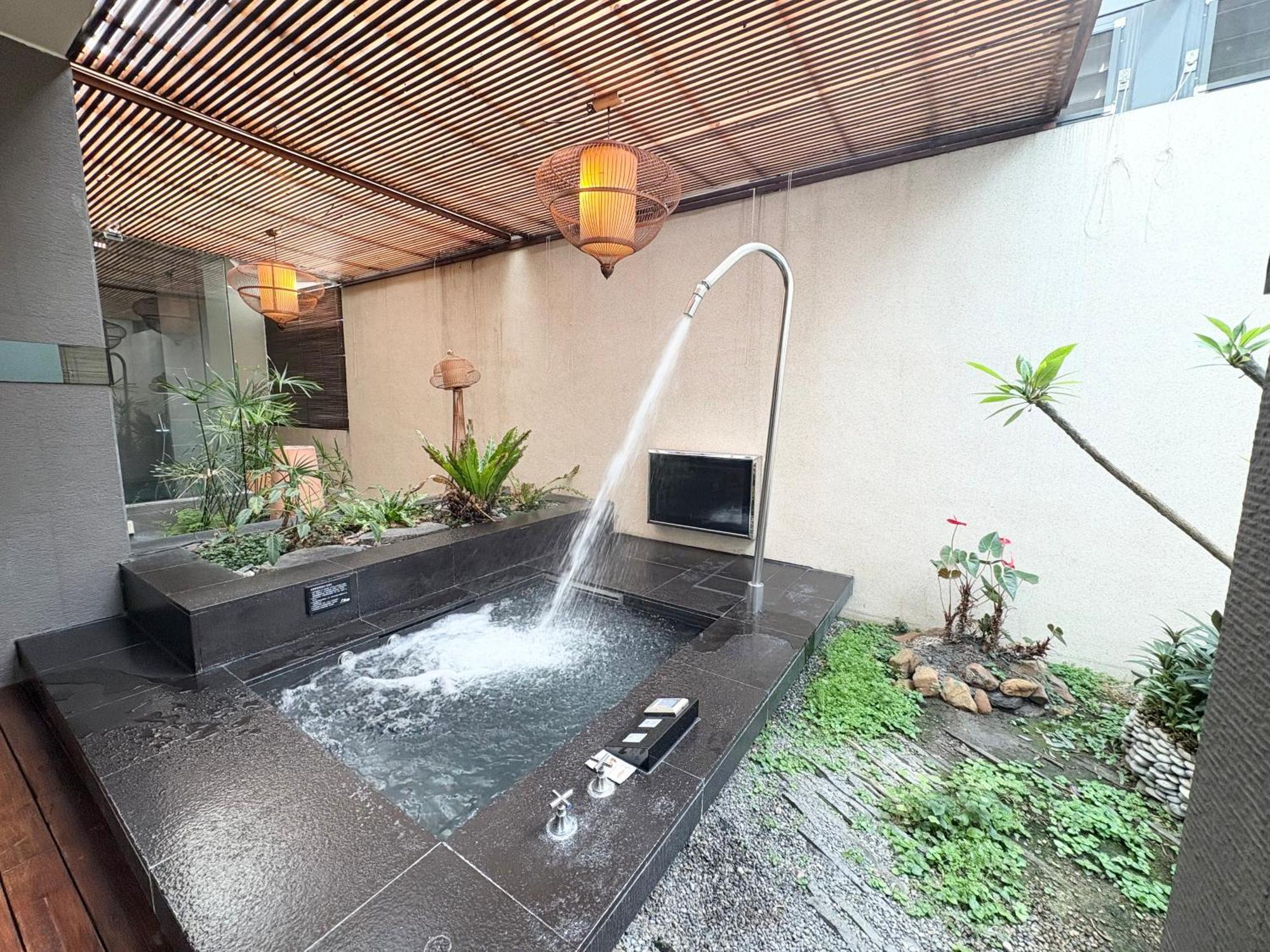 Xiadu Motel Taichung Eksteriør bilde